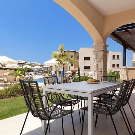 Town House In Sleeps 6 With Pool And Air Con *
