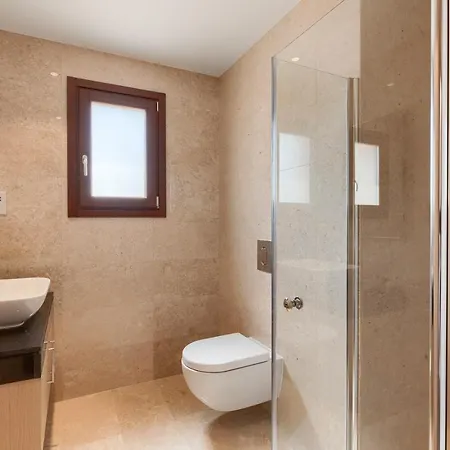 Town House In Sleeps 6 With Pool And Air Con Kouklia